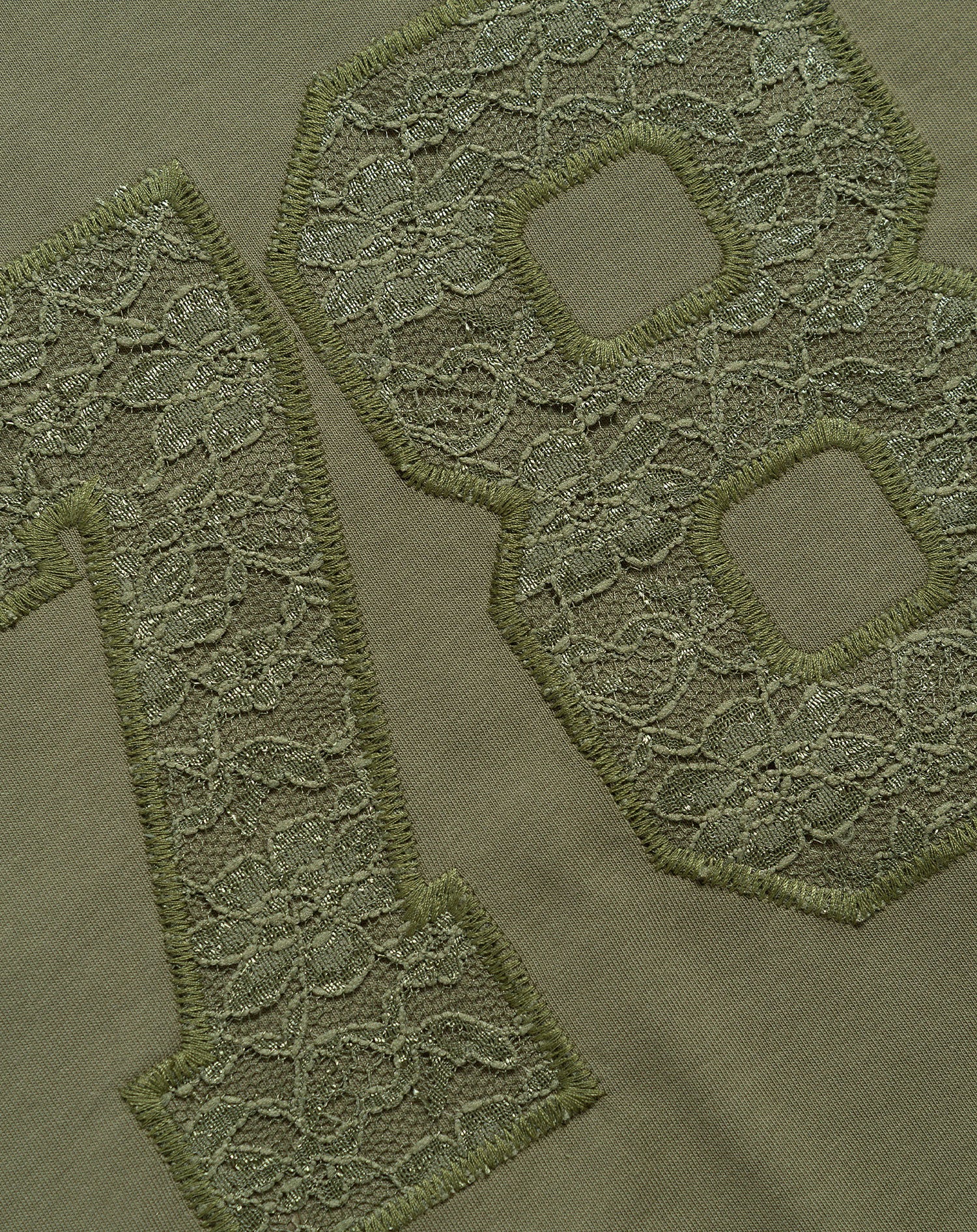 78 RAGLAN LACE TEE DONKER OLIJFGROEN