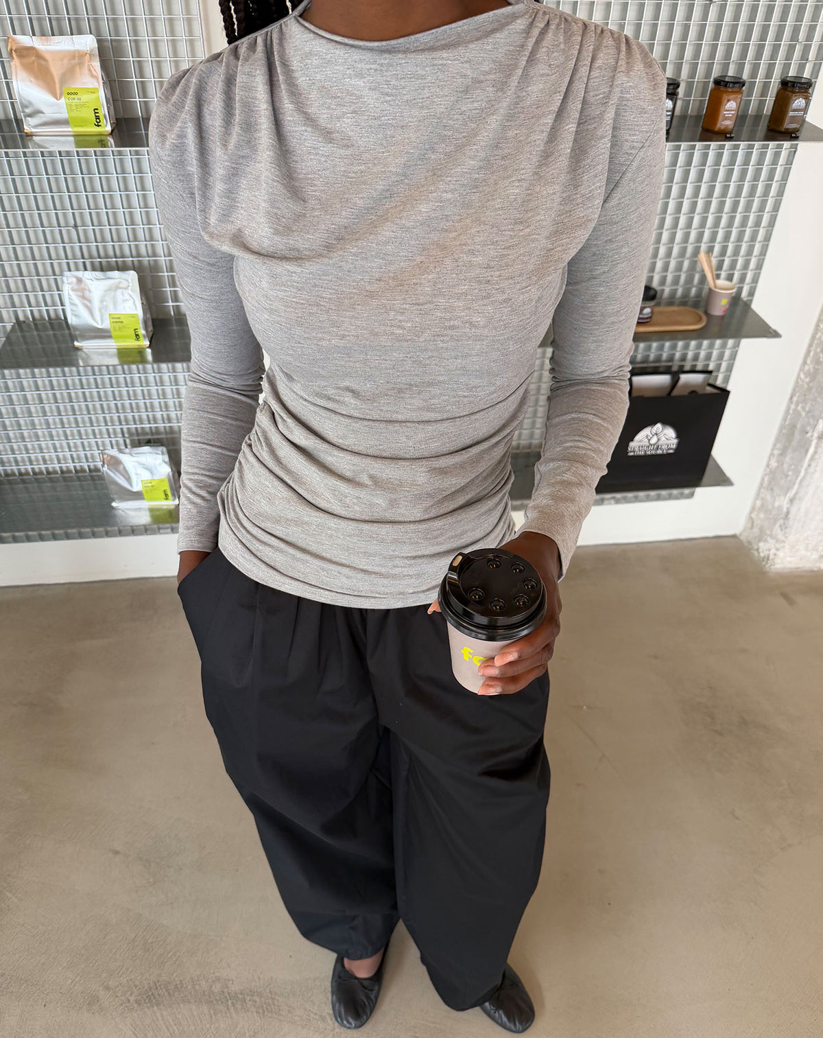 FITTED DRAPE TOP GRIJS MELANGE
