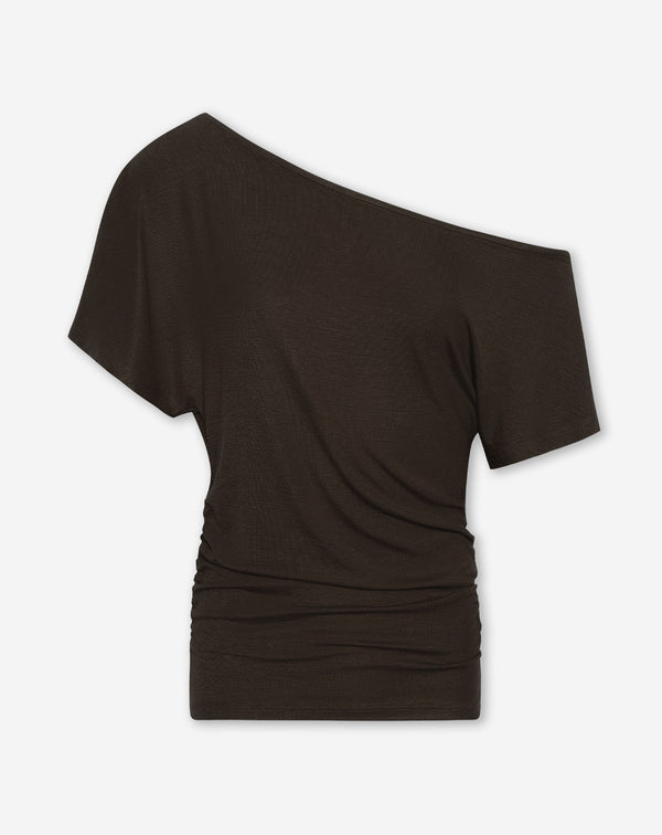 OFF SHOULDER LOOSE TEE DONKERBRUIN