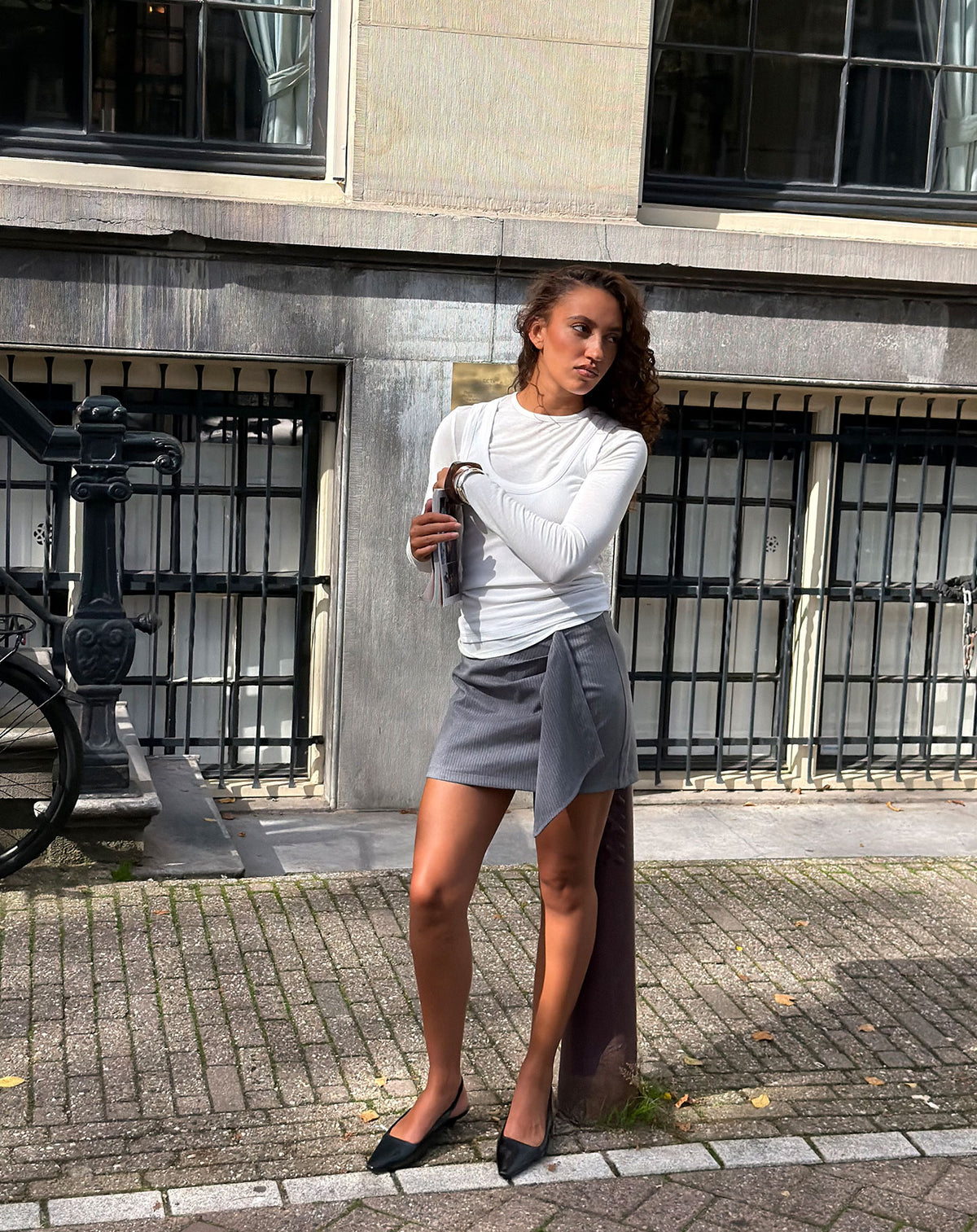 PINSTRIPE FLAP SKORT GRIJS