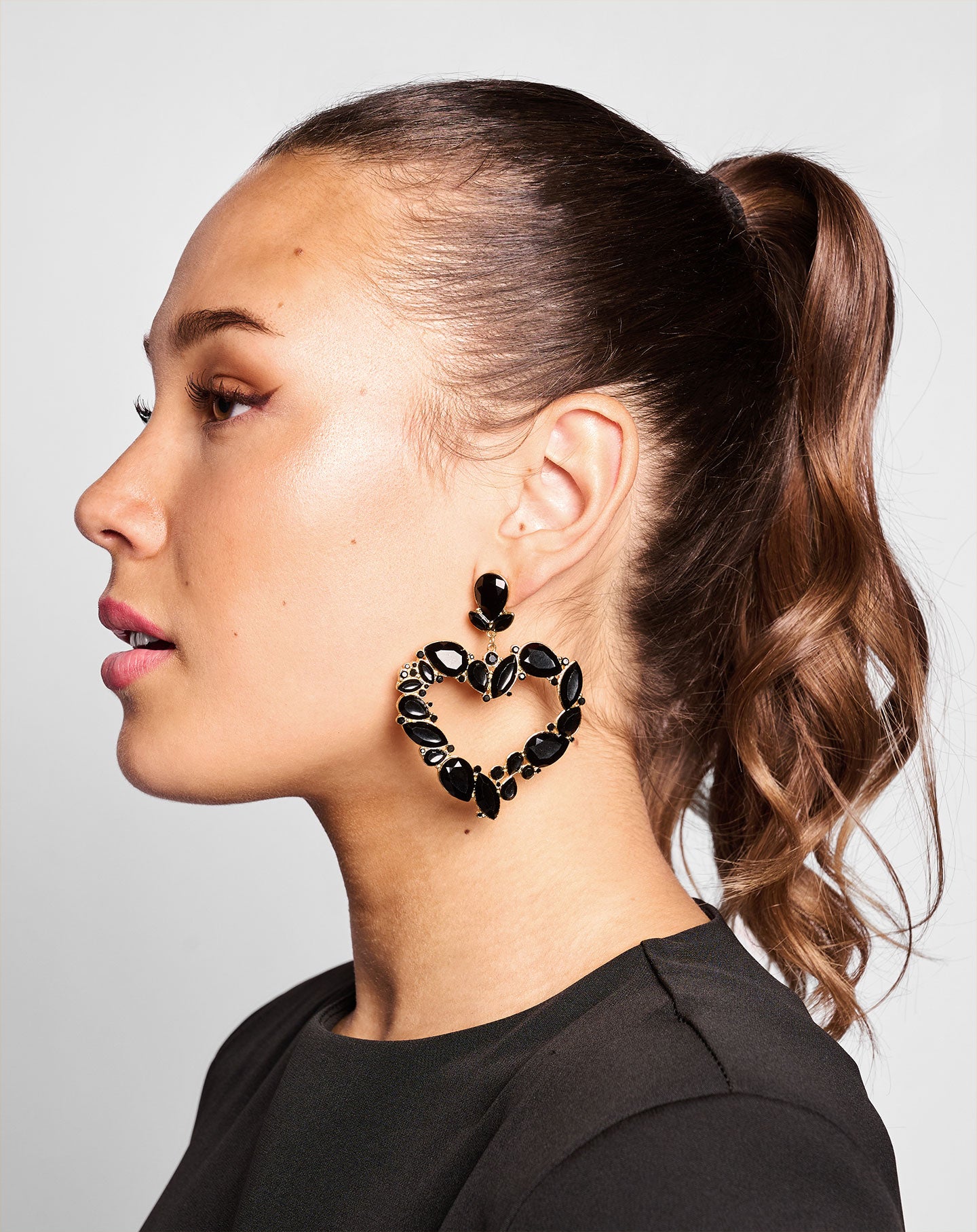 BIG HEART STRASS EARRINGS BLACK