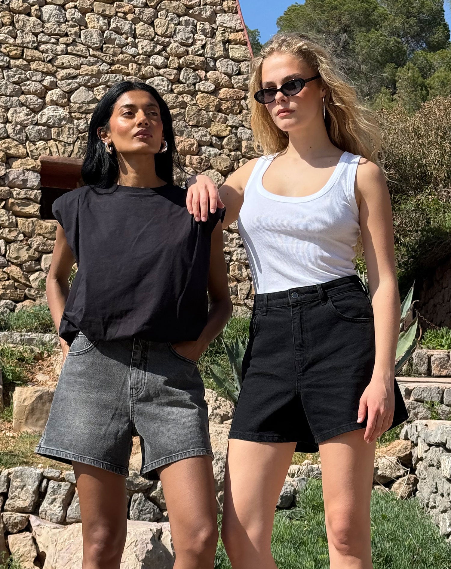 OVAL SUNGLASSES ZWART