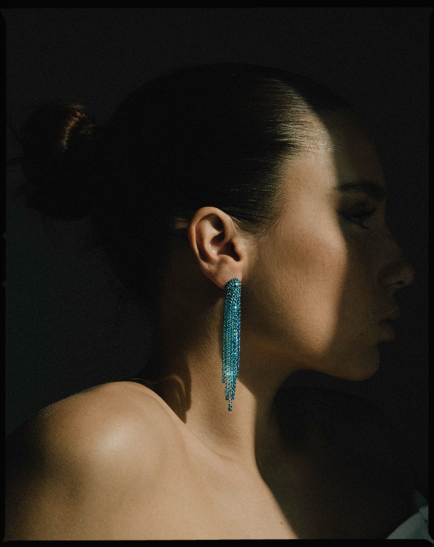OLIVIA RHINESTONE EARRINGS BRIGHT BLUE
